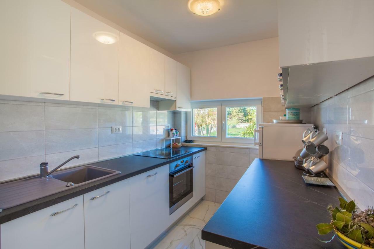 Apartment Sara - Црес Экстерьер фото